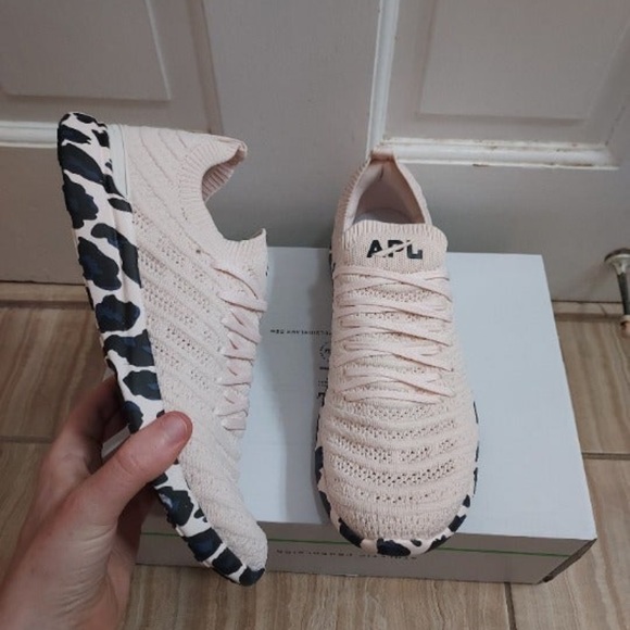 APL TechLoom Wave Creme Black Leopard Sneaker - Picture 2 of 8